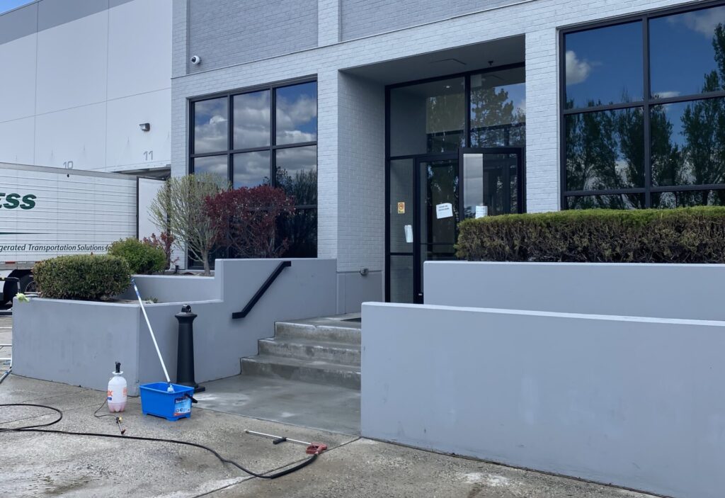 pressure washing for commercial buildings